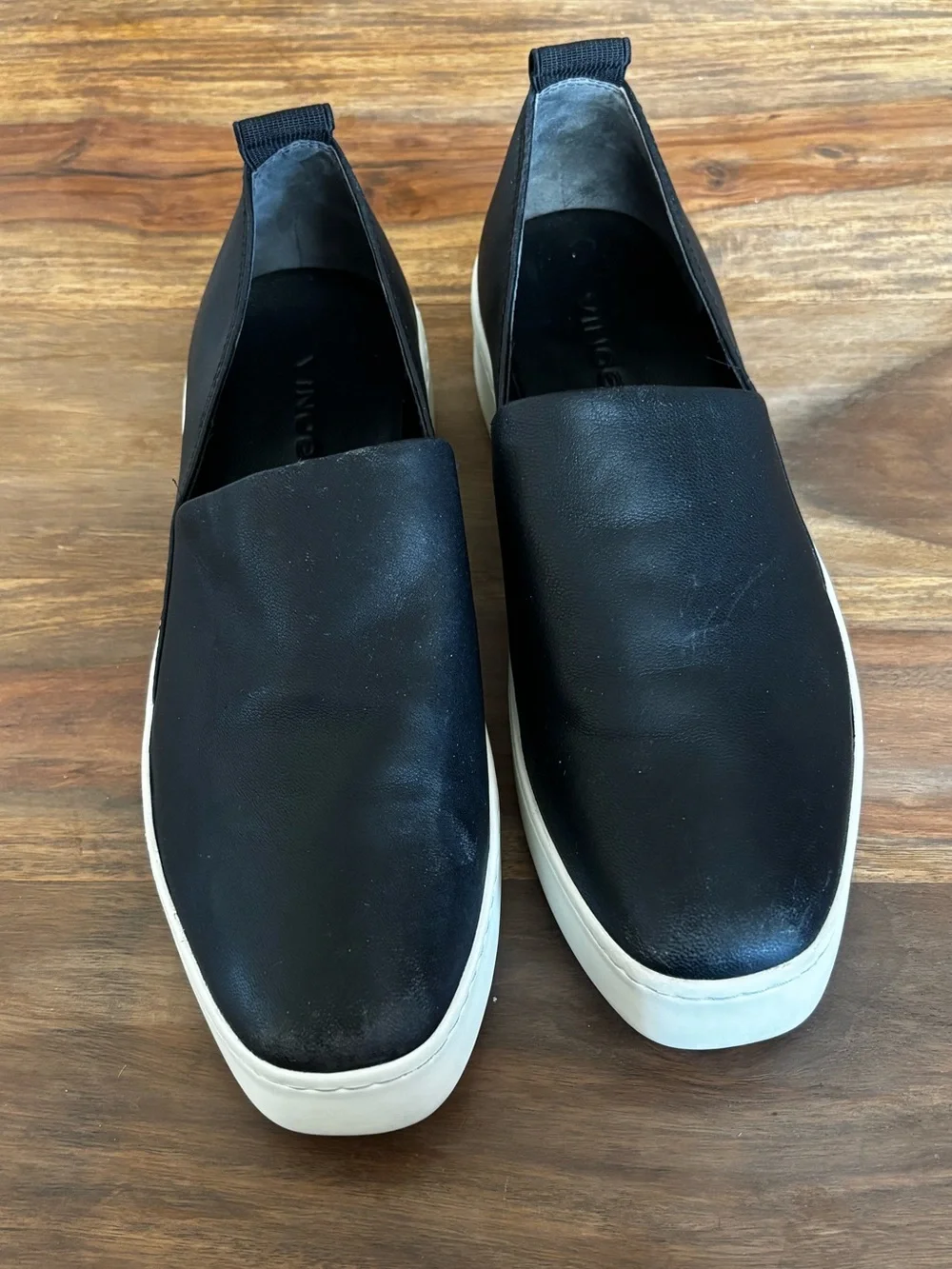 Vince’s Saxon-2 Black Leather Slip On Sneakers Size 6.5